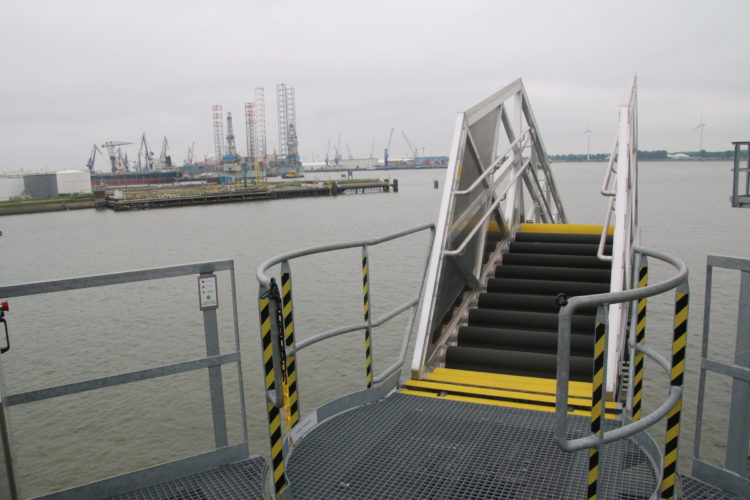 Gangway 4 IMG 5596